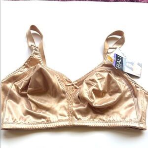 NWT Bali Nude Satin Bra size 42DD style 3820